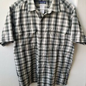 Patagonia Men's Green and Grey Plaid Shirt
